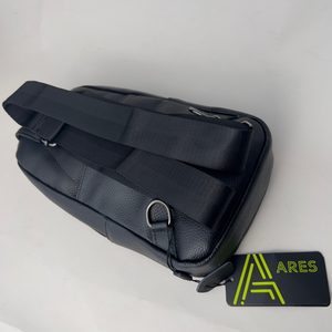 Borsetă din piele naturală - Ares Messenger - Unisex - Negru